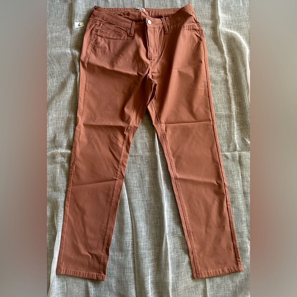 YMI Forever Color Skinnies 3X EUC